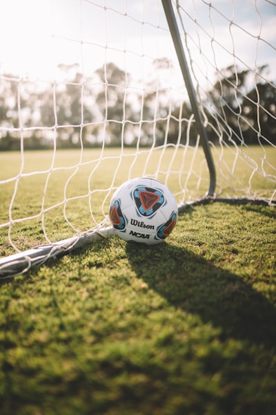 لاعب الأهلي السابق صلاح حسنيمسيرة حافلة بالإنجازات والتألق
